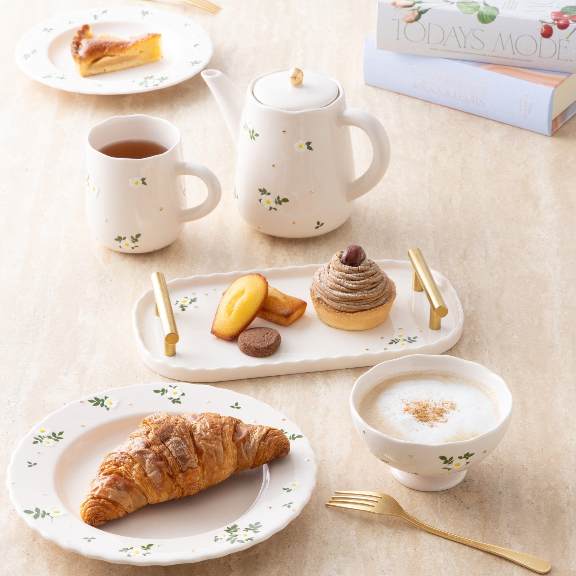 Fleuron Cafe Set Ivory