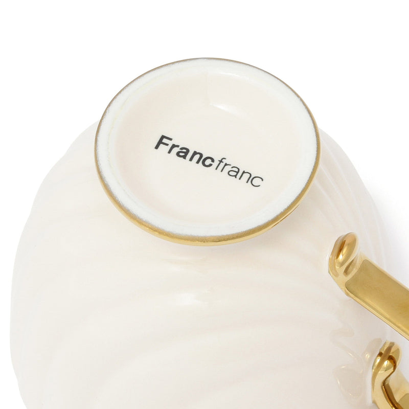 Shell Cup & Saucer Beige