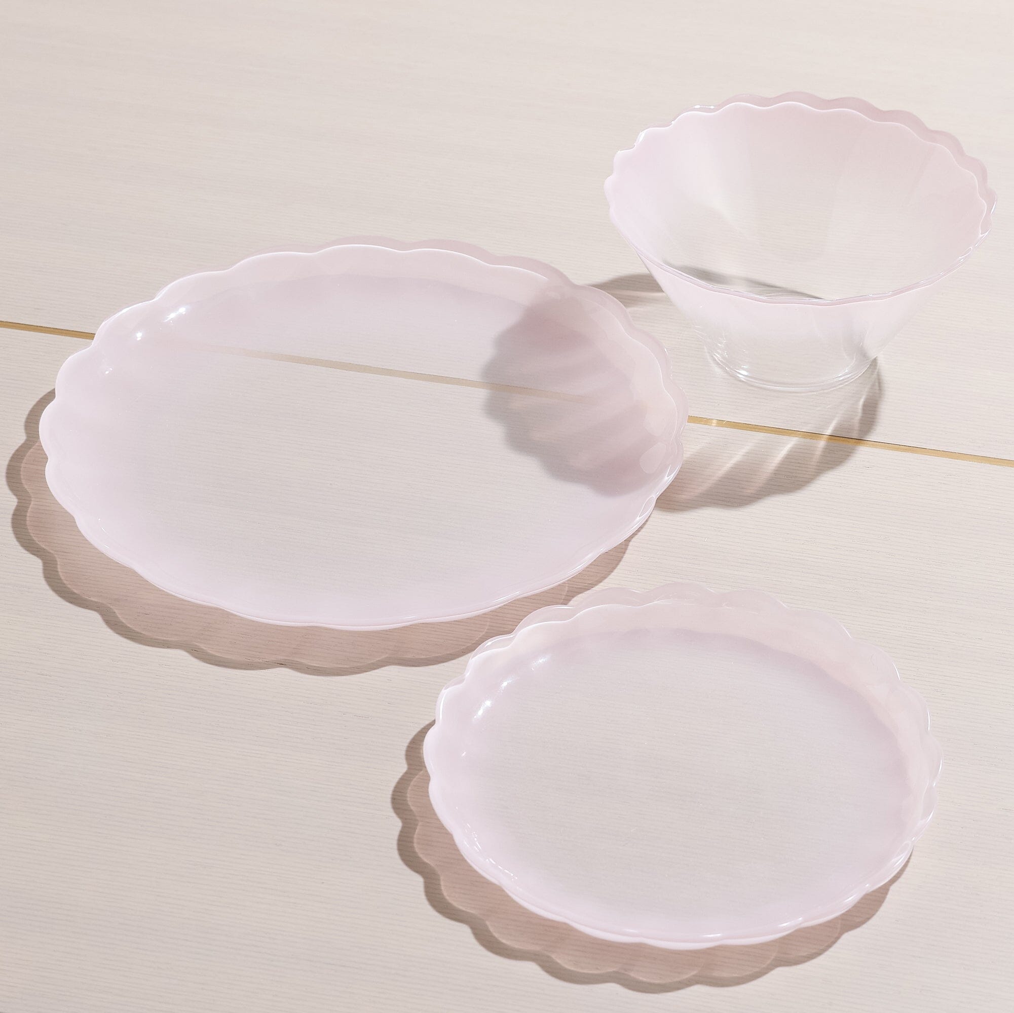 Floria Glass Plate Medium Pink