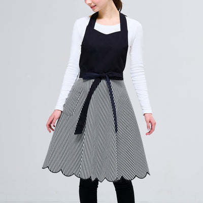 Scalloped Full Apron Black