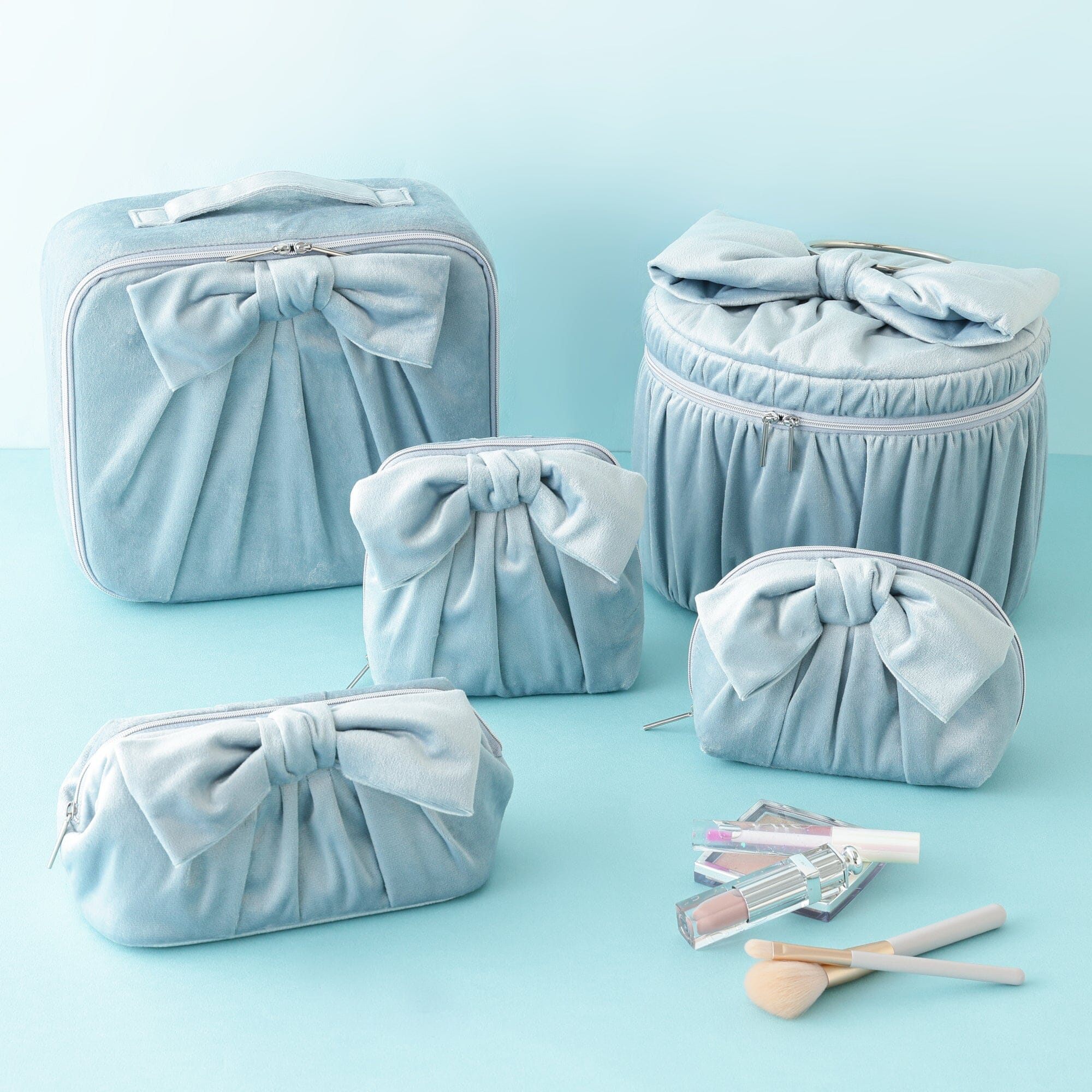 Velour Ribbon Pouch S Light Blue