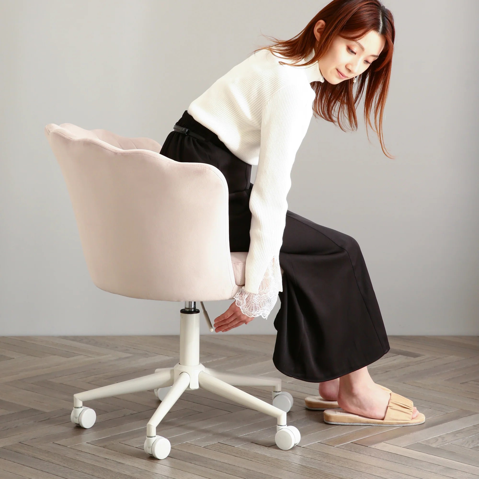 Shell Desk Chair W690×D685×H870 Pink