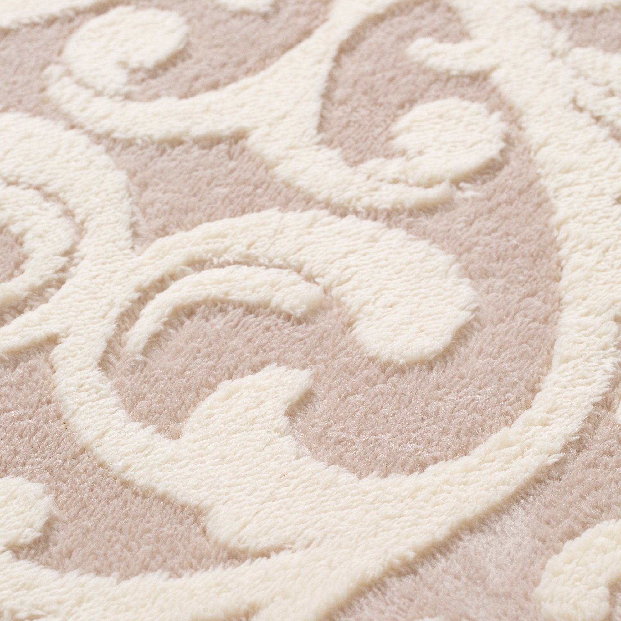 ELFIA HOT CARPET RUG 190 Ivory (W1900 x D1900)