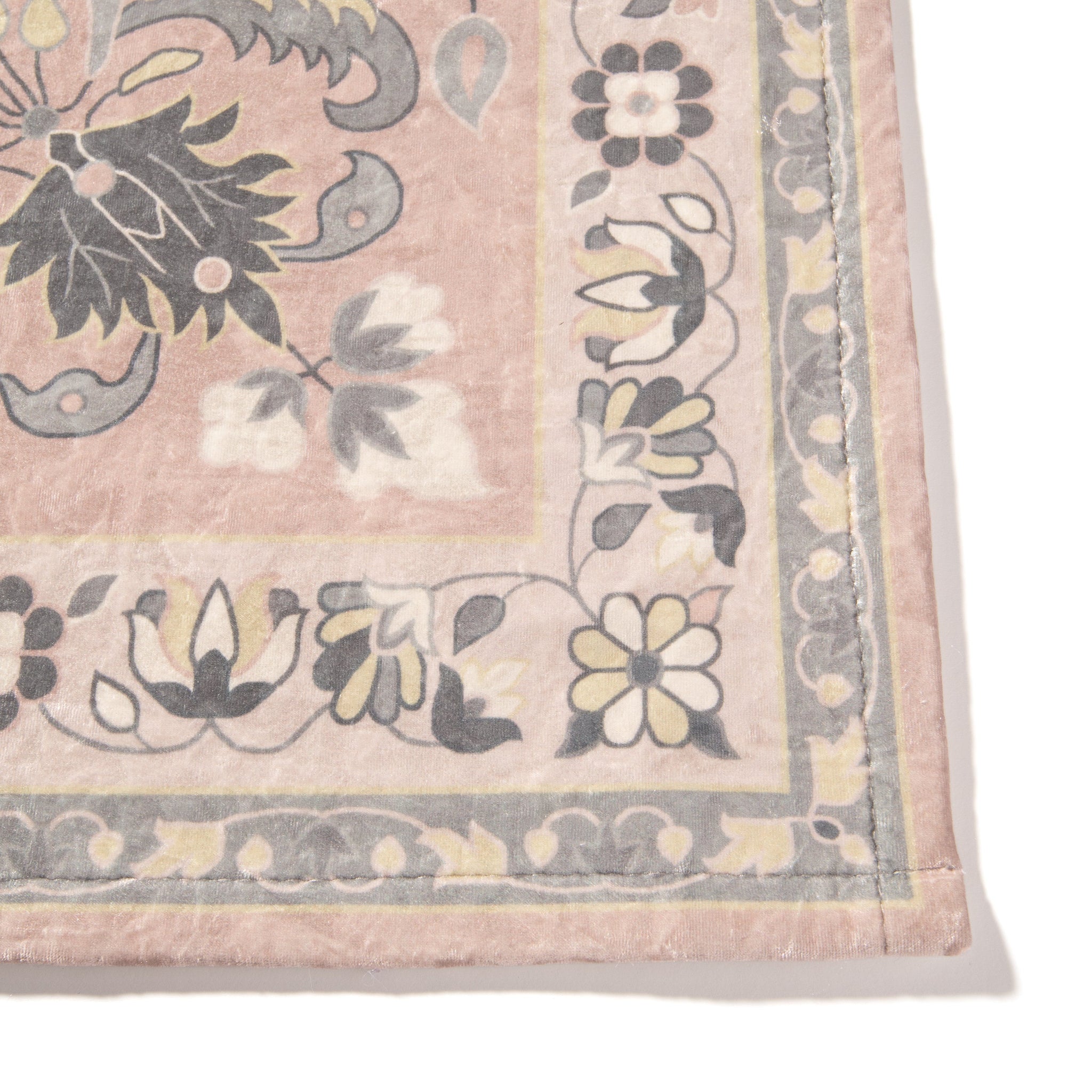 RAFFINE RUG Medium Pink (W2000 x D1400)