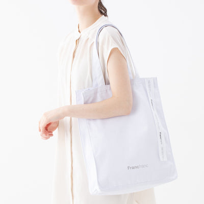 Logo Tote M White